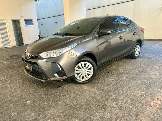 TOYOTA YARIS 1.5 16V FLEX SEDAN XL LIVE MULTIDRIVE TOYOTA YARIS 1.5 16V FLEX SEDAN XL LIVE MULTIDRIVE